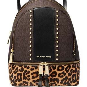 MICHAEL Michael Kors

Rhea Zip Medium Backpack